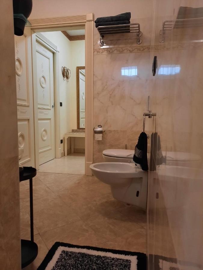 Appartamento Elite Du Lac Desenzano del Garda Bagian luar foto
