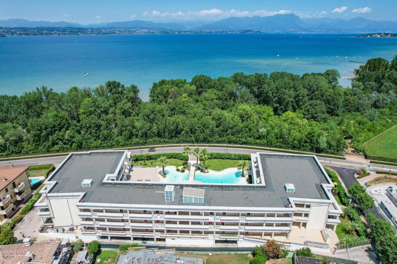 Appartamento Elite Du Lac Desenzano del Garda Bagian luar foto
